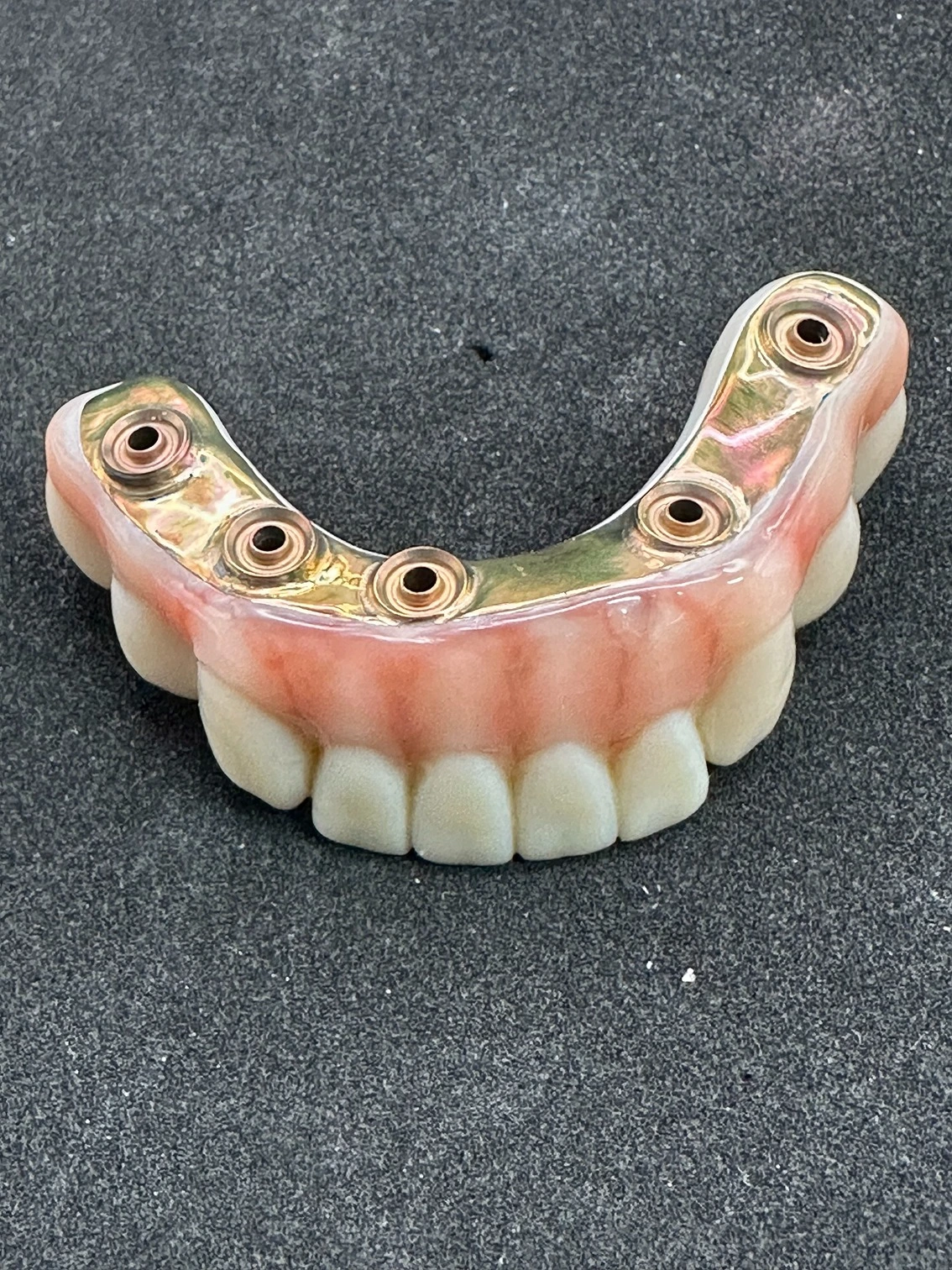 On Titanium Supportive Bar